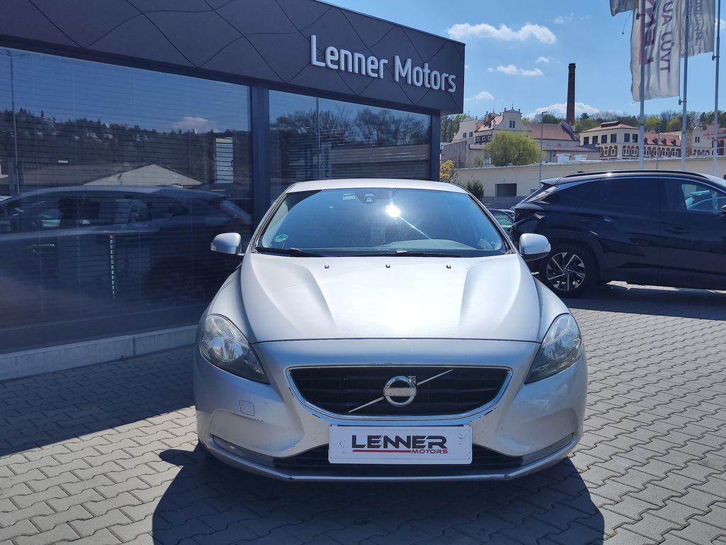 volvo-v40-d2-1-6-84kw-servisni-historie - 1