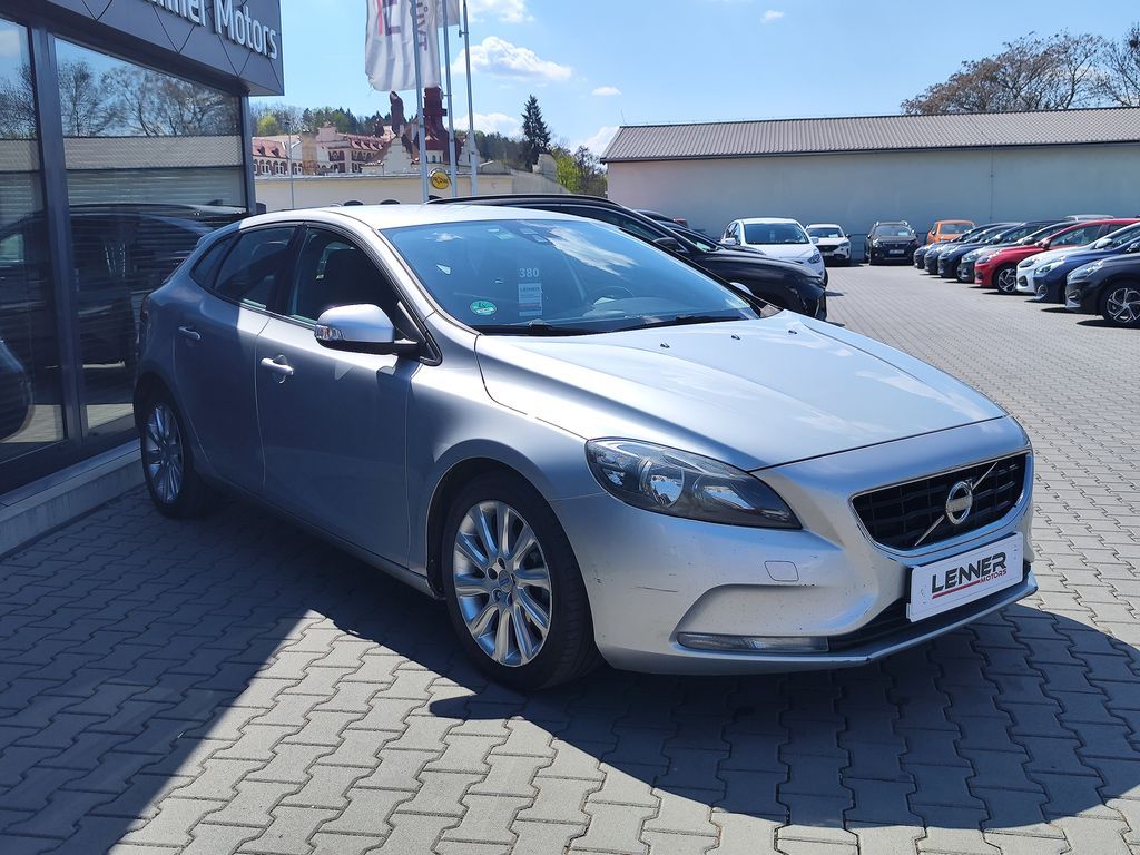 volvo-v40-d2-1-6-84kw-servisni-historie - 2