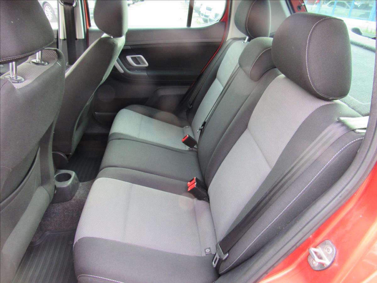 skoda-fabia-1-4-i-63kw-comfort - 9