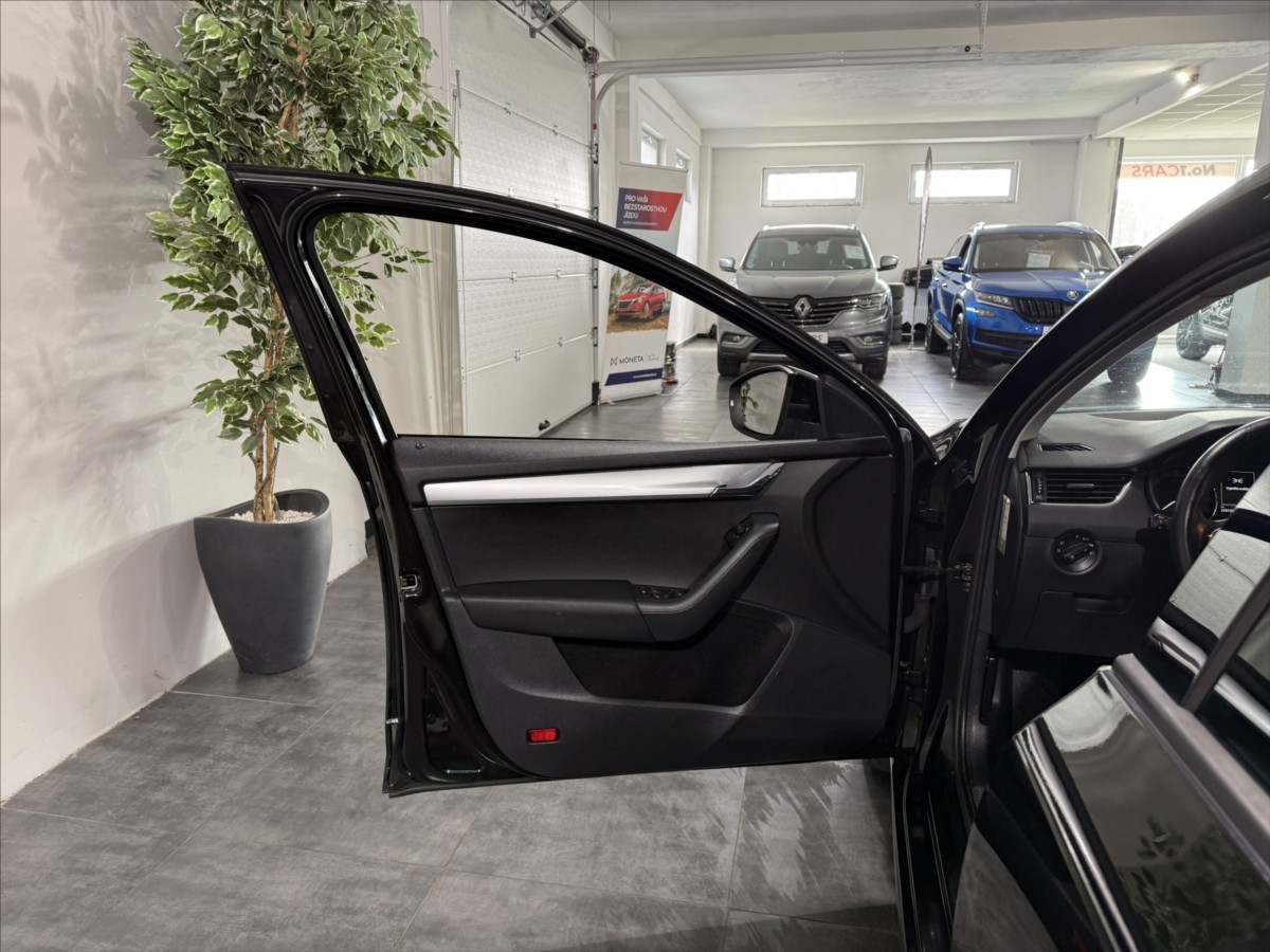 skoda-octavia-1-6-tdi-85kw-key-less-navi - 5
