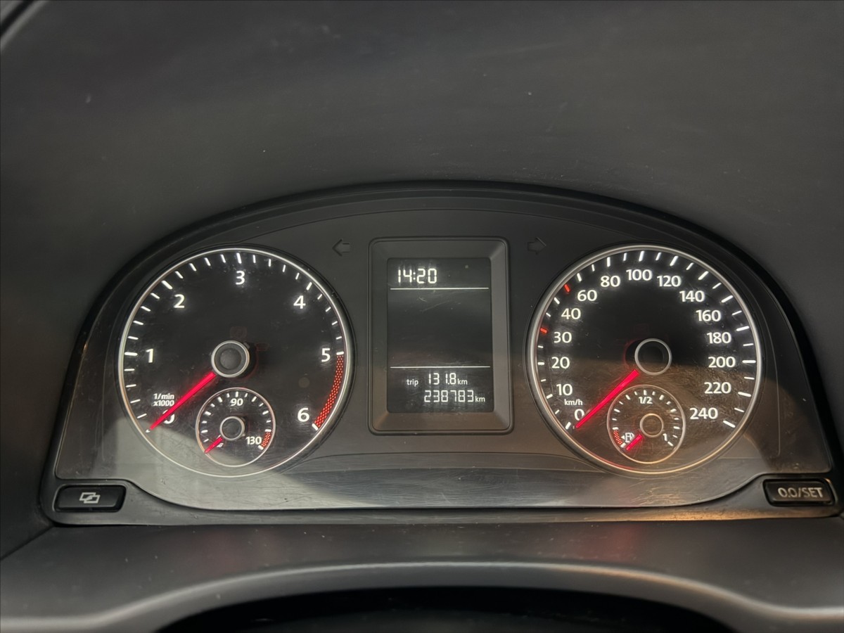 volkswagen-caddy-1-6-tdi-75kw-tazne-servis - 8