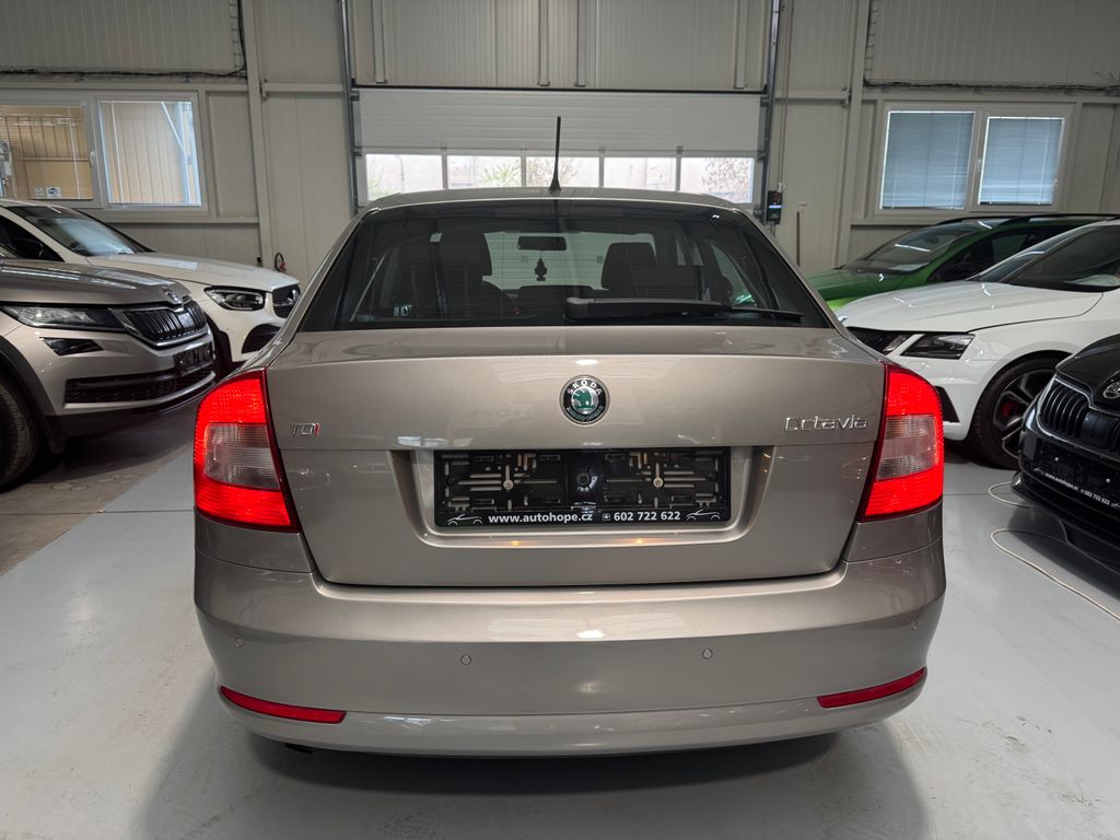 skoda-octavia-2-0-tdi-elegance - 4