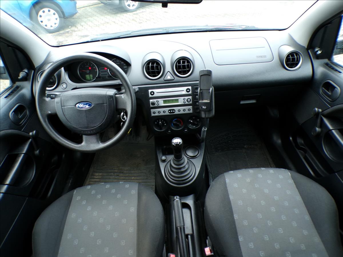 ford-fiesta-1-3-i-klimatizace - 6