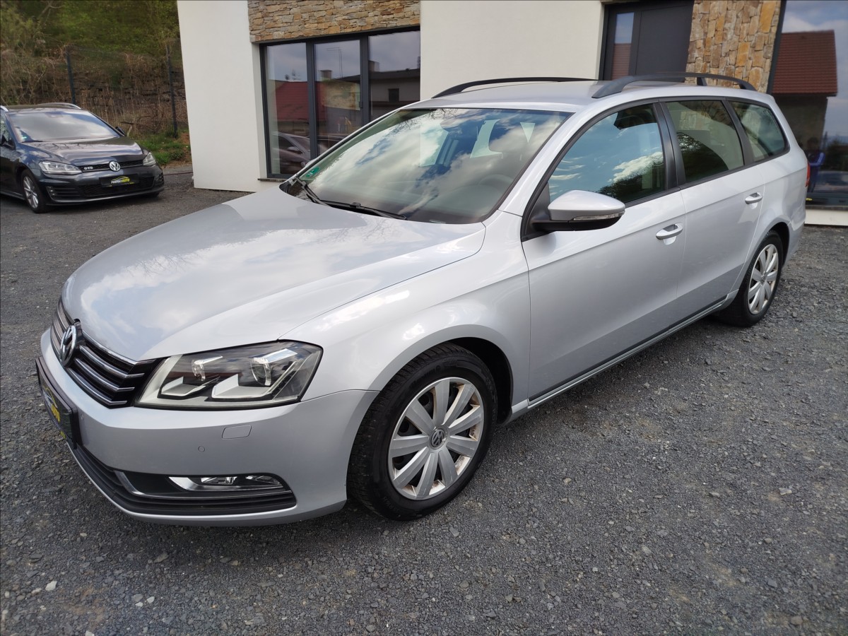 volkswagen-passat-2-0-tdi-103kw-kamera-tz-10xairbag - 1