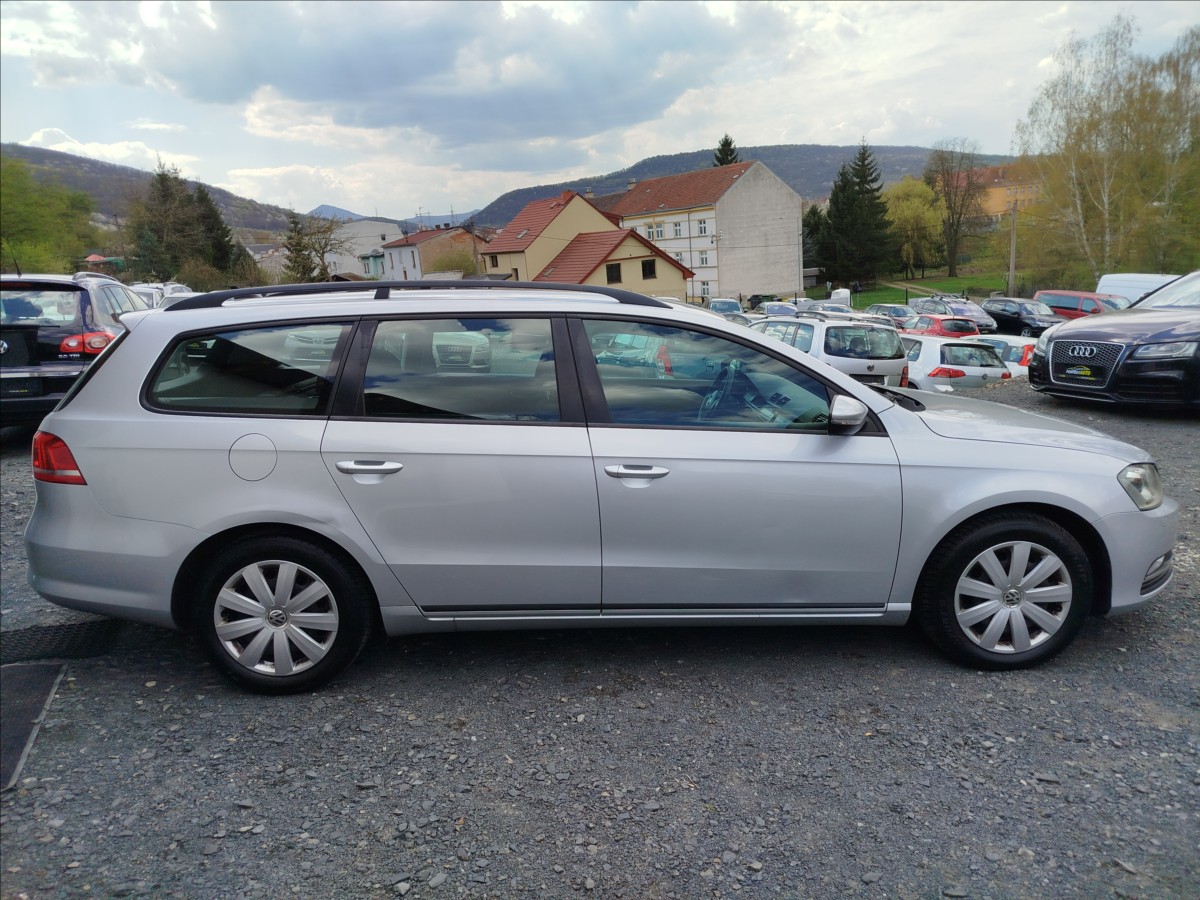 volkswagen-passat-2-0-tdi-103kw-kamera-tz-10xairbag - 6