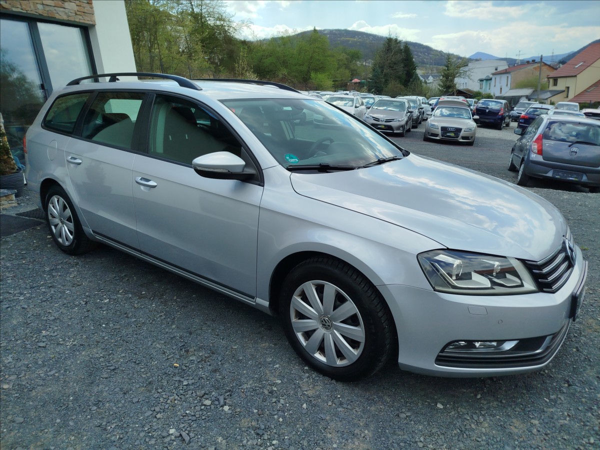 volkswagen-passat-2-0-tdi-103kw-kamera-tz-10xairbag - 7