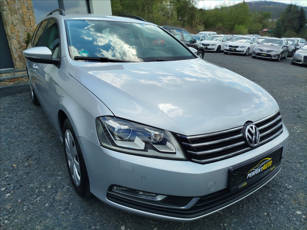 volkswagen-passat-2-0-tdi-103kw-kamera-tz-10xairbag - 8