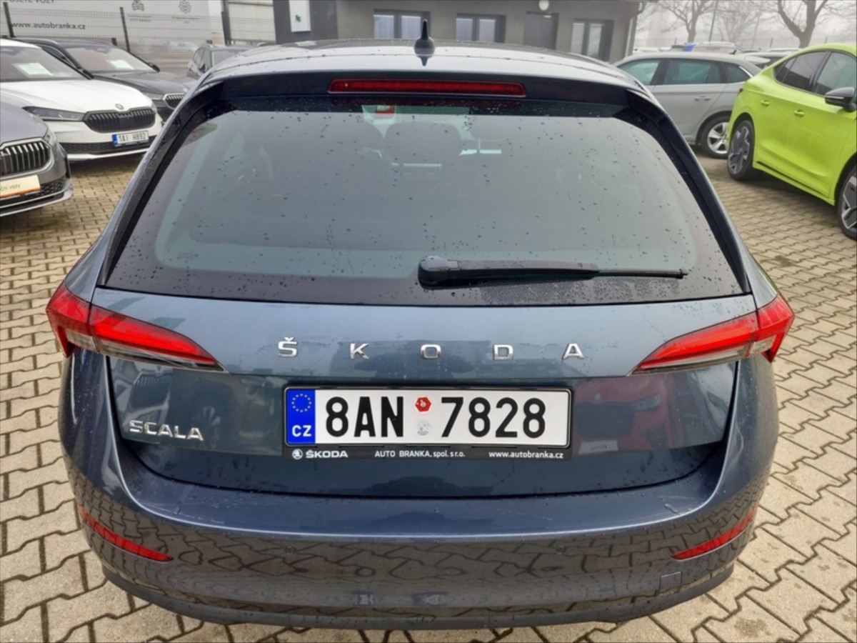 skoda-scala-1-0-tsi-ambition-81kw-drive - 4