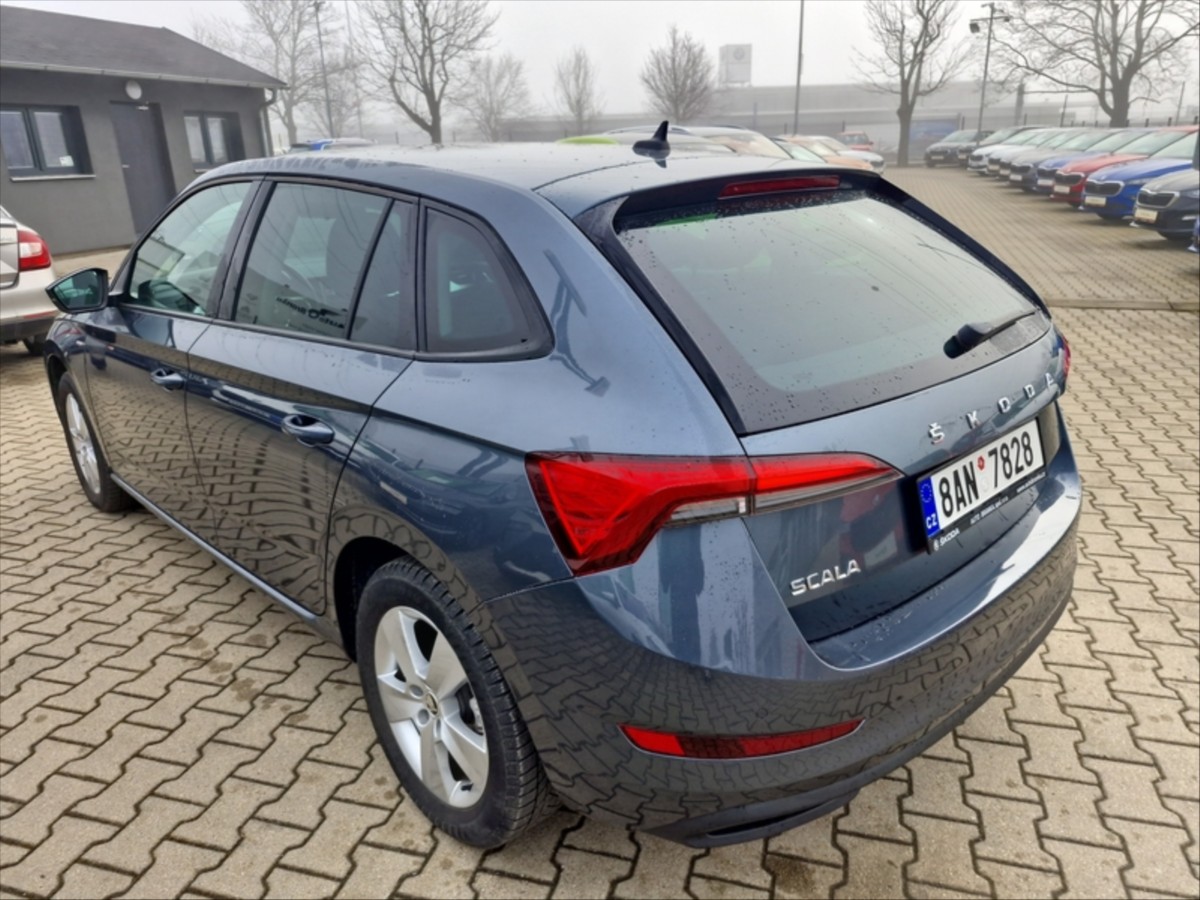 skoda-scala-1-0-tsi-ambition-81kw-drive - 6
