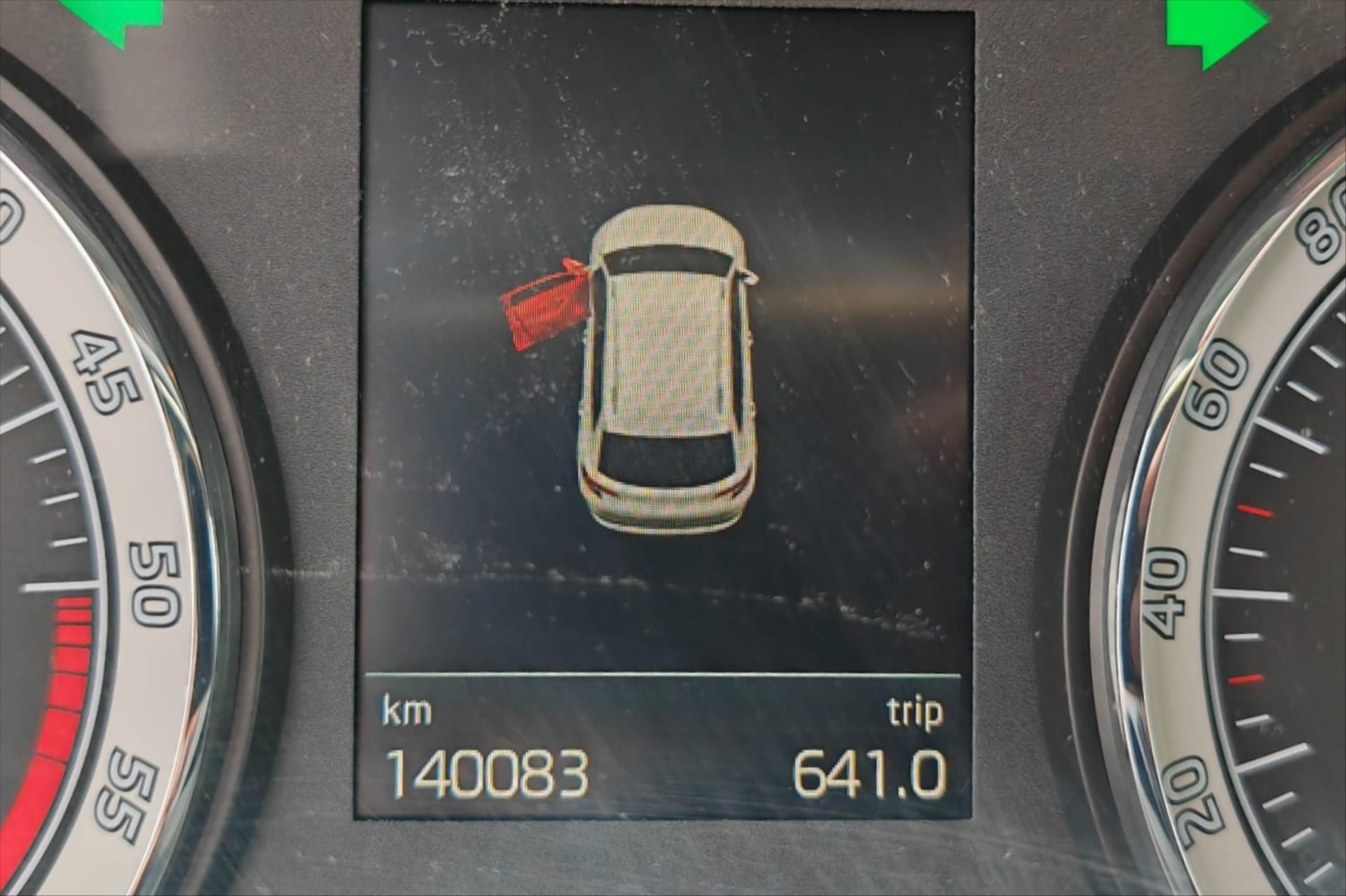 skoda-karoq-2-0-tdi-85kw-dsg-ambition-vuz-pripravujeme-k-prodeji - 2