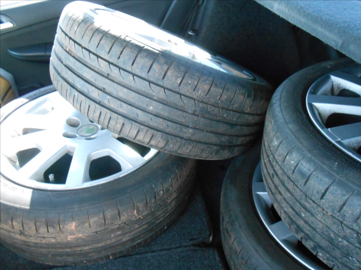 skoda-fabia-1-9-tdi-pd-96-kw-rs - 9