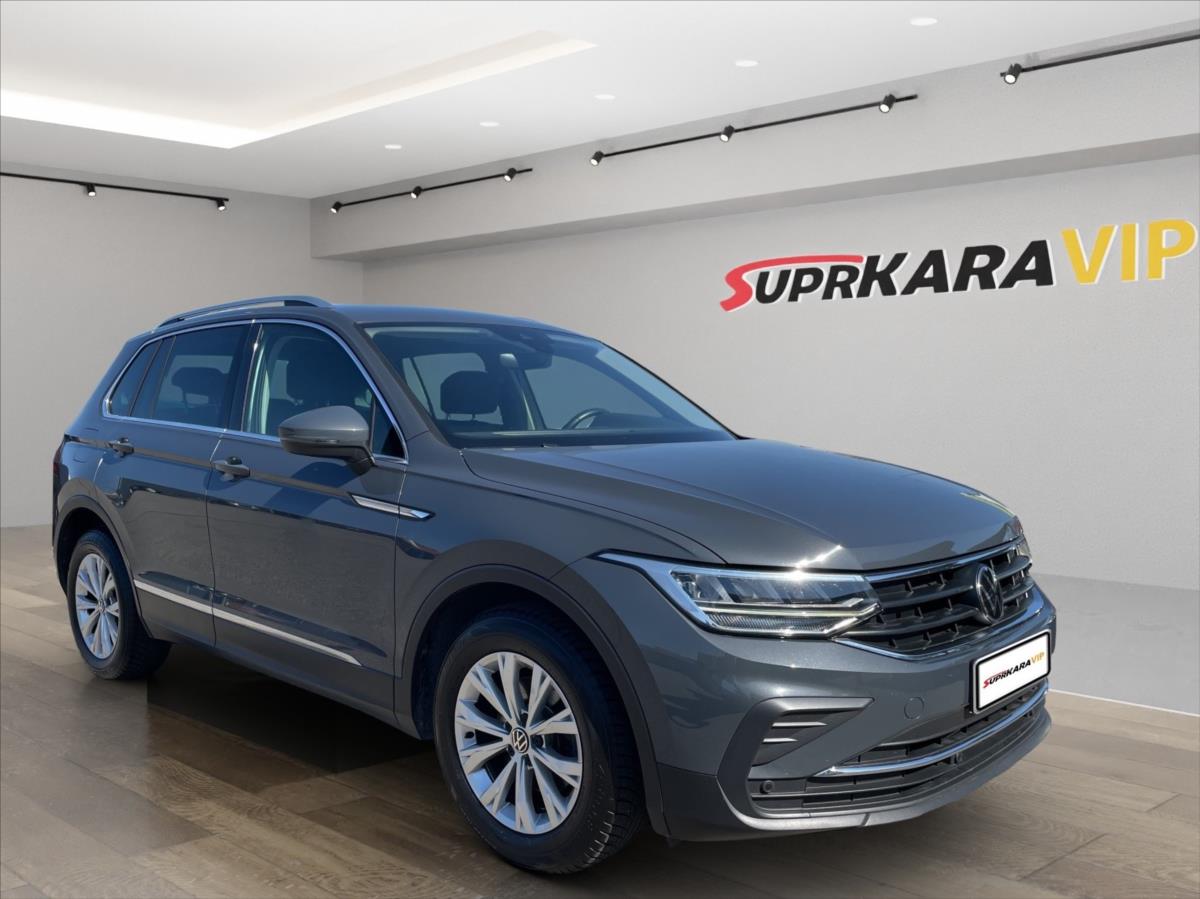 volkswagen-tiguan-2-0-tdi-life-d-klima-acc-lane-side-assist-app-led-servisni-historie-vw-12-2022 - 2