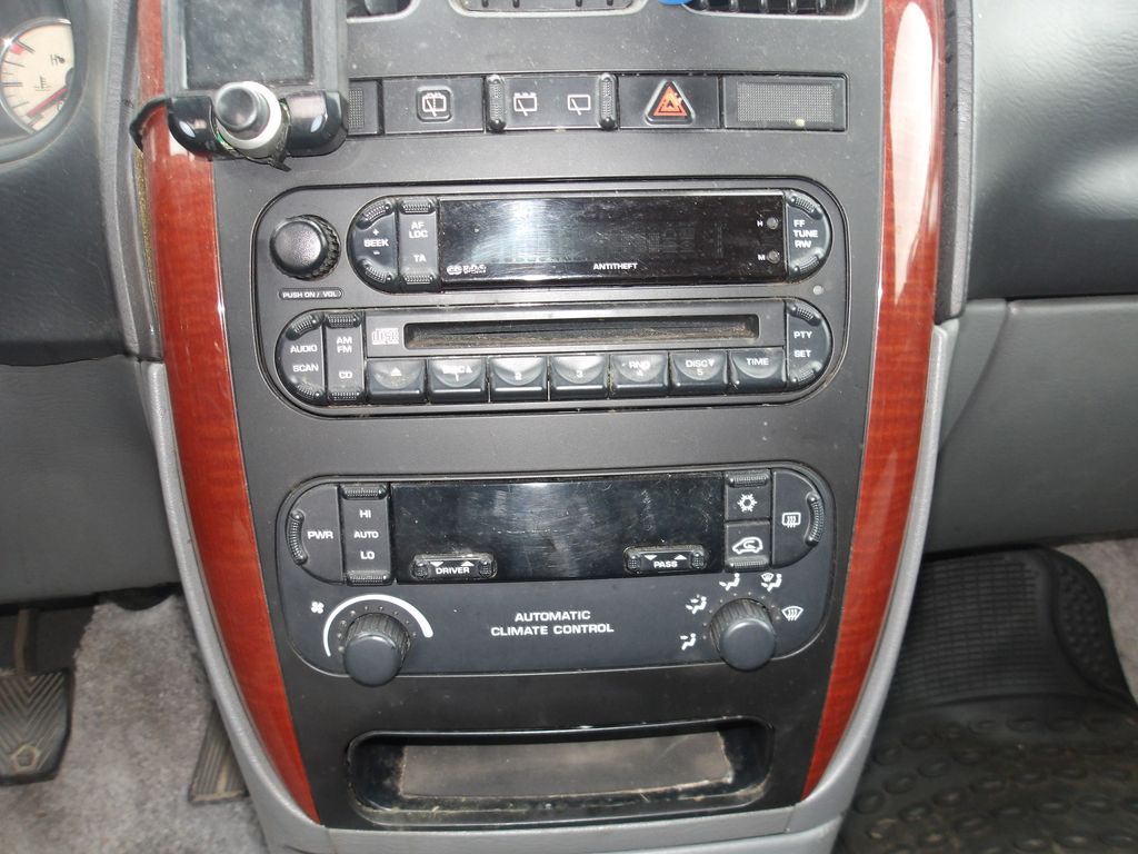 chrysler-voyager-2-5-crd-105kw - 8