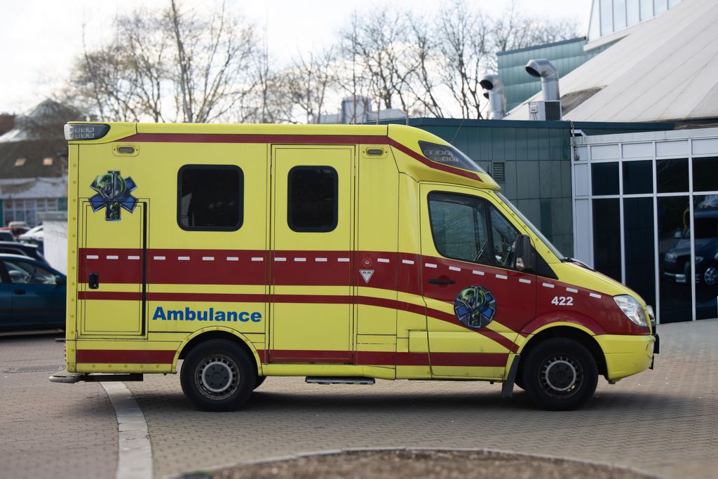 mercedes-benz-sprinter-mercedes-benz-sprinter-karavan - 3