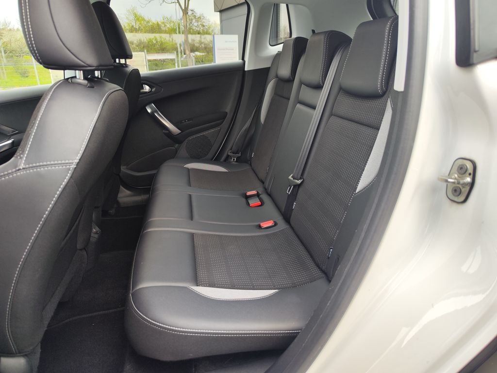 peugeot-2008-1-2-81kw-allure-cr-1-majitel - 9