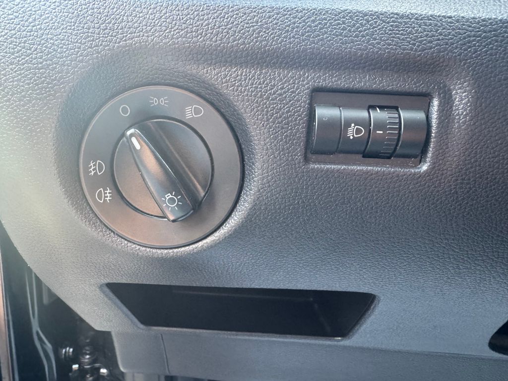 skoda-fabia-1-2-htp-active - 7