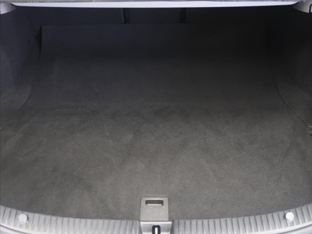 mercedes-benz-tridy-c-2-1-220d-125-kw-avantgarde - 7