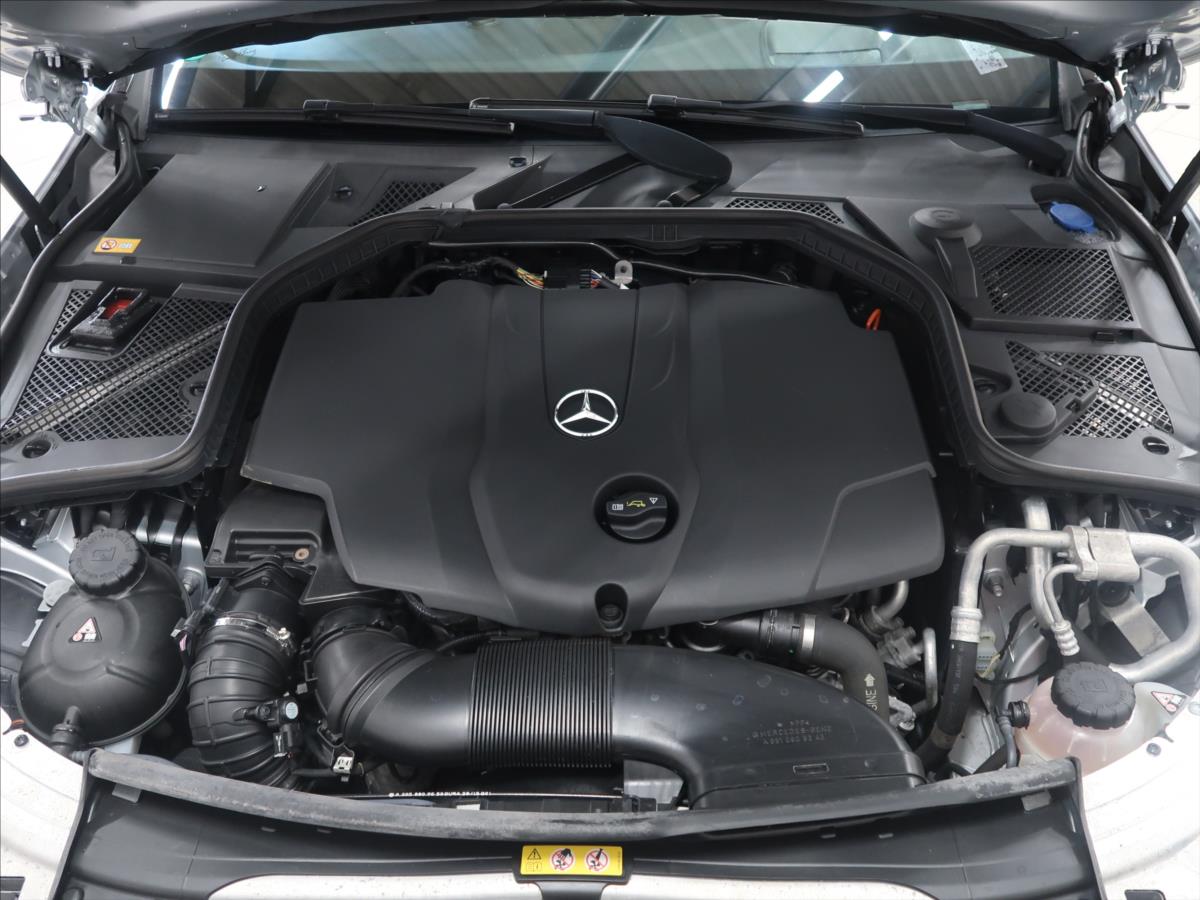 mercedes-benz-tridy-c-2-1-220d-125-kw-avantgarde - 8