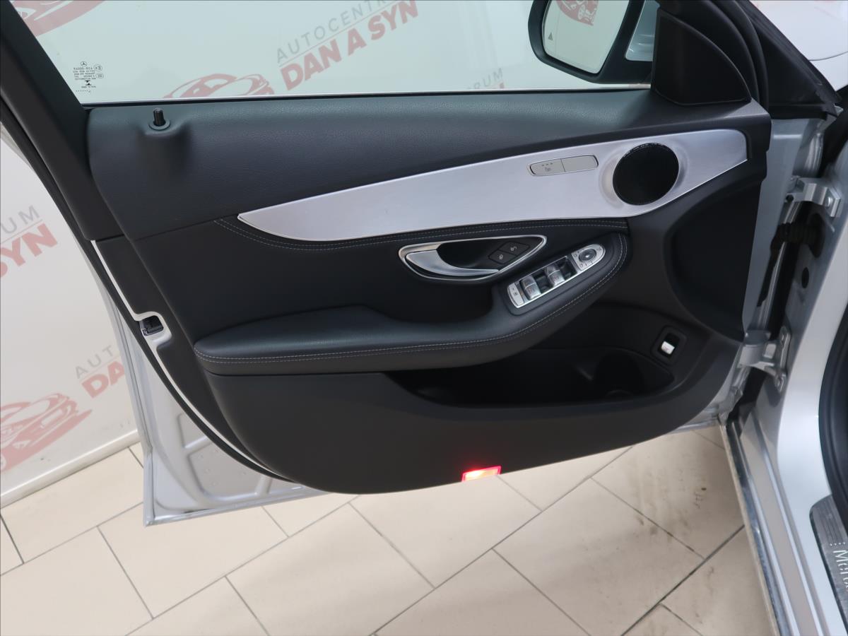 mercedes-benz-tridy-c-2-1-220d-125-kw-avantgarde - 9