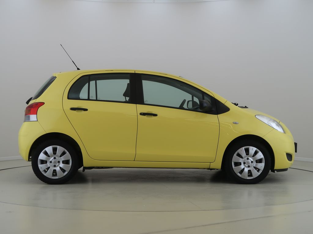 toyota-yaris-1-3vvt-i-74kw-cz-1maj-manual - 3