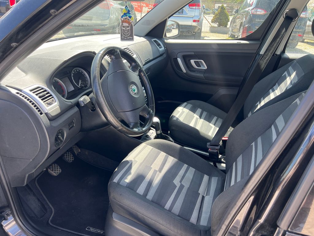 skoda-roomster-1-6-i - 2