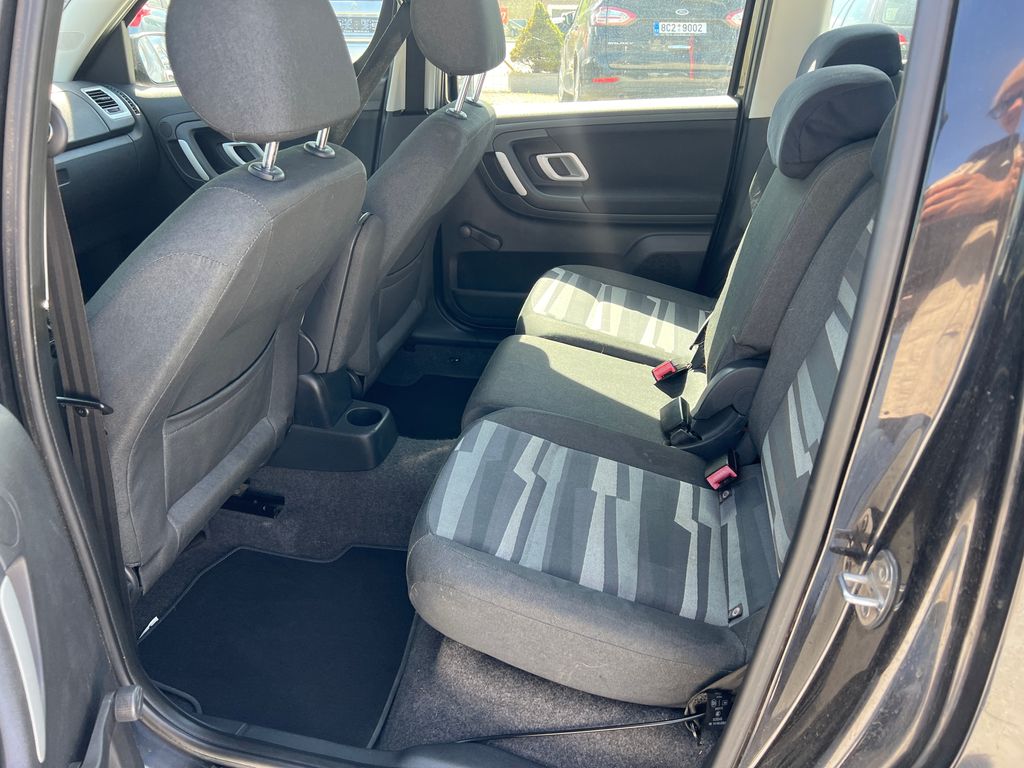 skoda-roomster-1-6-i - 9