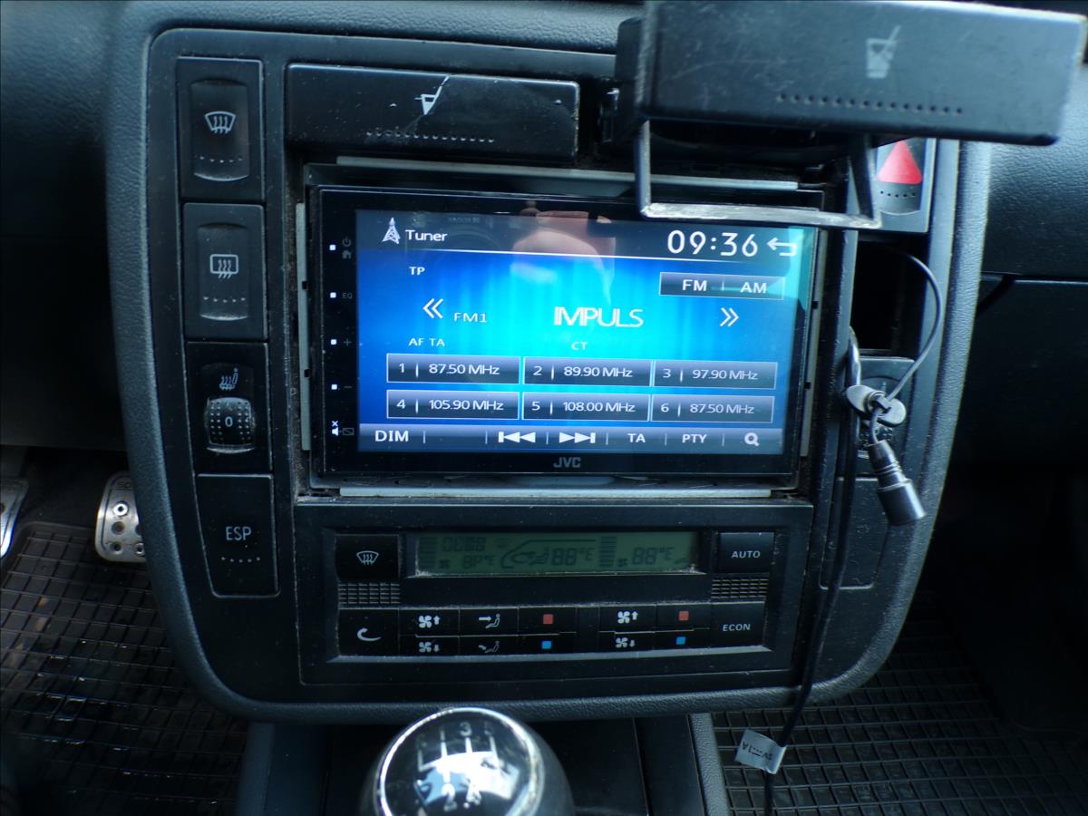 volkswagen-sharan-1-9-tdi-tazne-zarizeni - 8