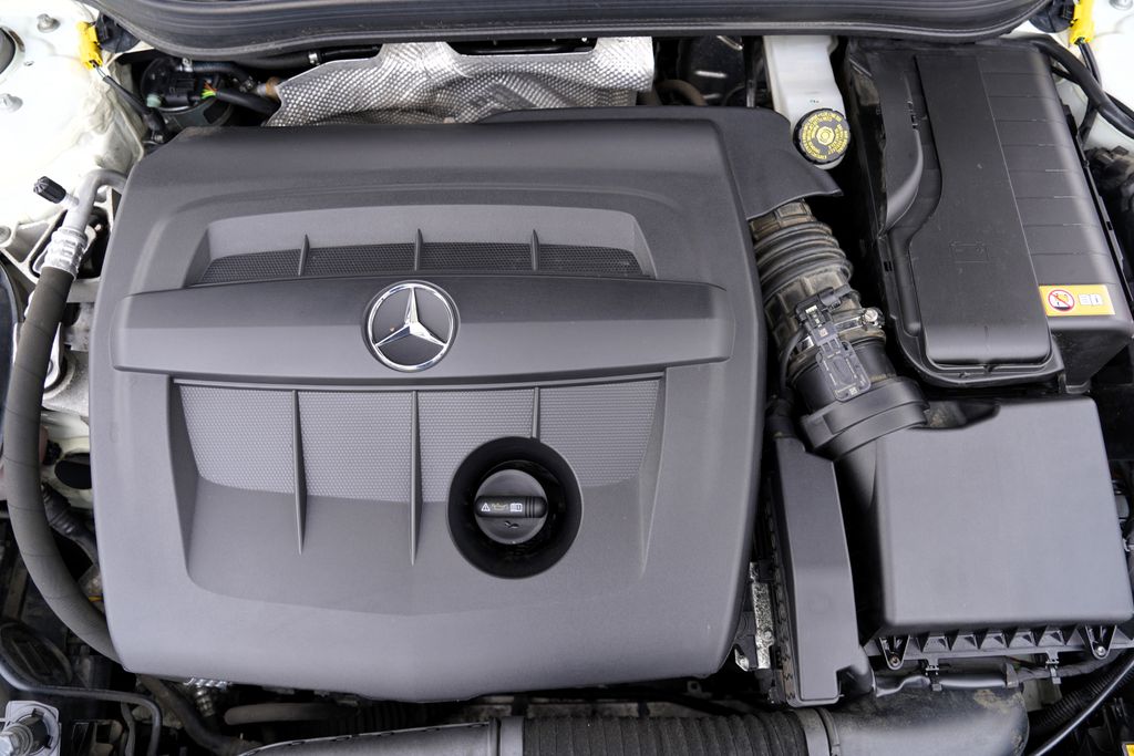 mercedes-benz-tridy-a-a-180d-7at-kuze-al-cr - 9