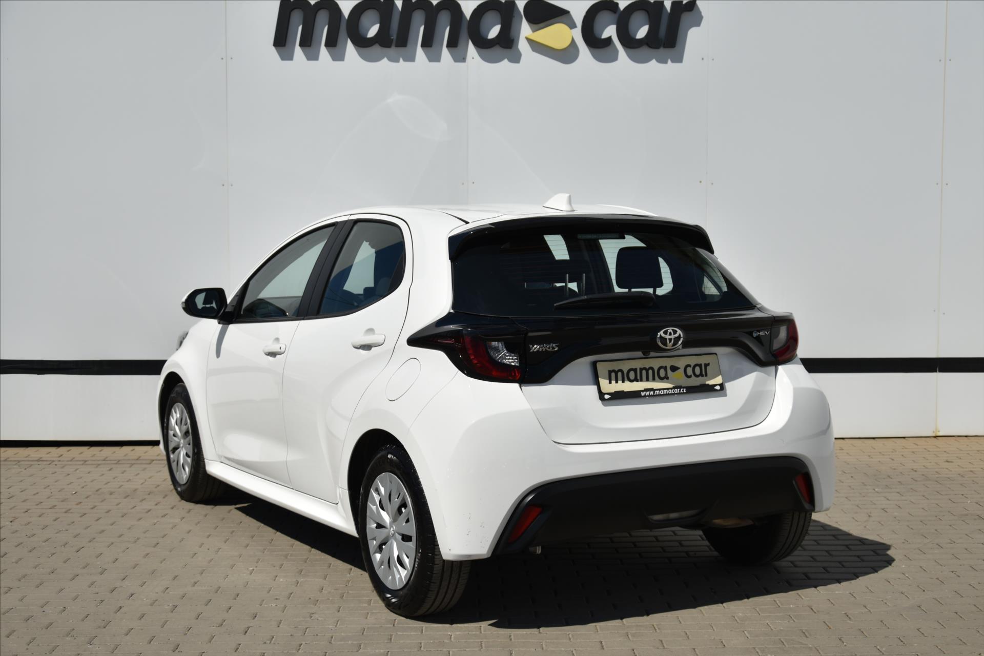 toyota-yaris-1-5-hybrid-e-cvt-a-t-acc - 4