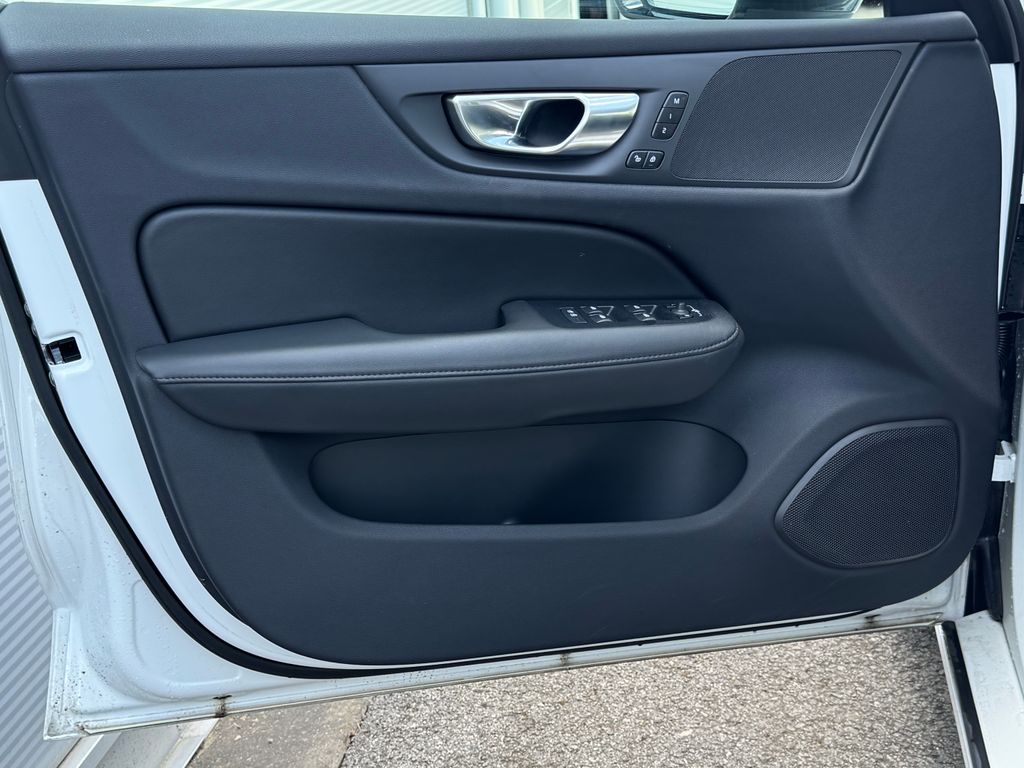 volvo-v60-plus-dark-b4-full-led-acc - 7