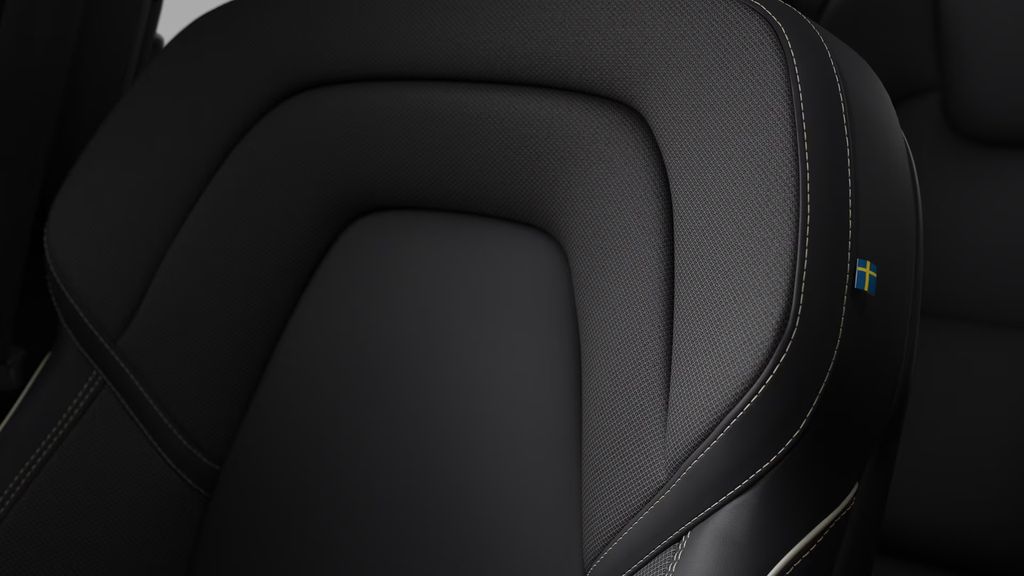 volvo-xc60-plus-black-edition-b5-360 - 3