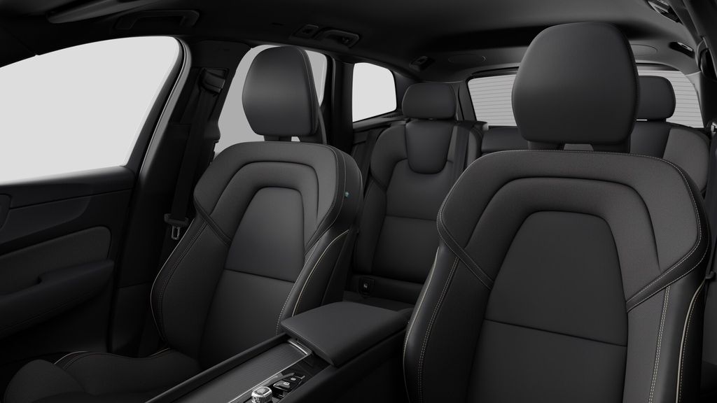 volvo-xc60-plus-black-edition-b5-360 - 4