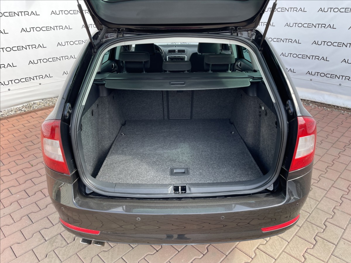 skoda-octavia-1-4-tsi-sport-edition-90kw-po-servisu - 9