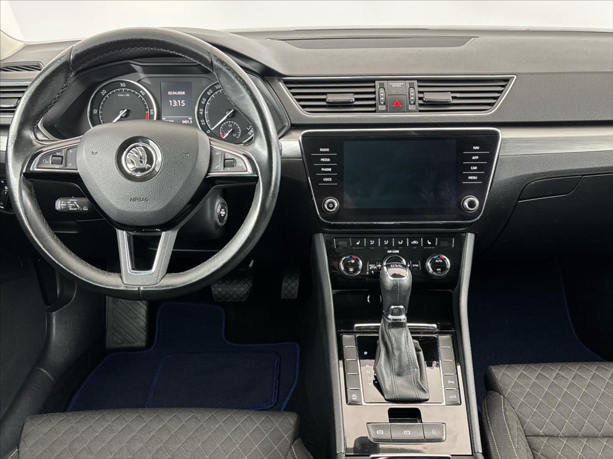 skoda-superb-2-0-tdi-style-7dsg - 4