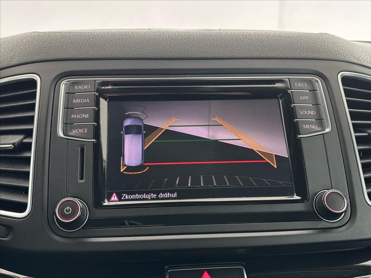 volkswagen-sharan-2-0-tdi-highline-4motion-7dsg - 8