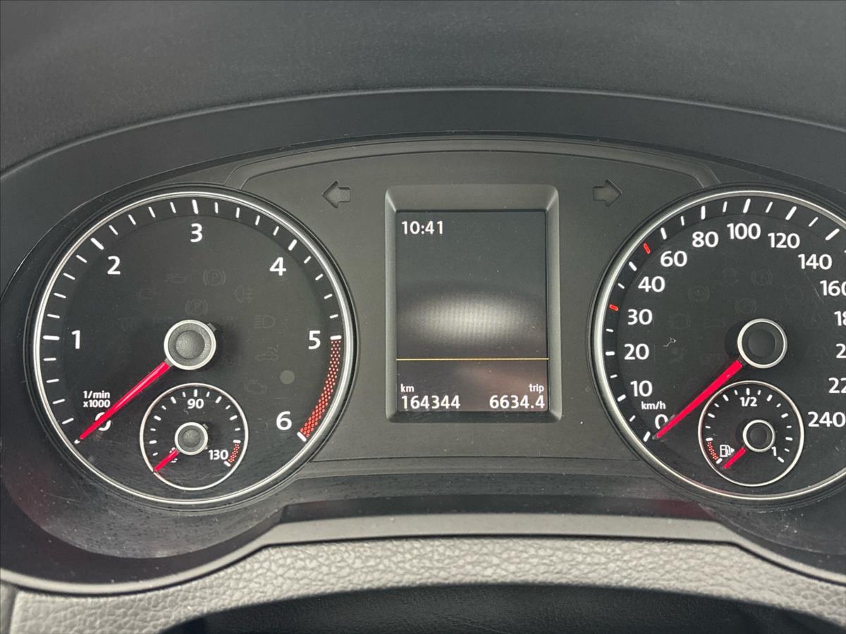 volkswagen-sharan-2-0-tdi-highline-4motion-7dsg - 9