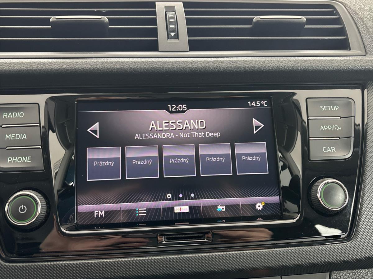 skoda-fabia-1-0-tsi-ambition-plus - 5