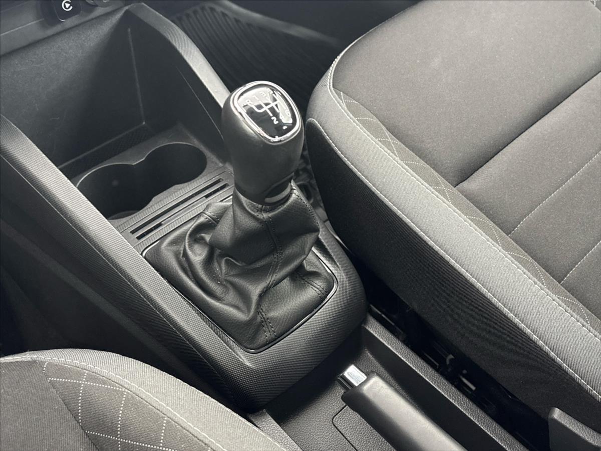 skoda-fabia-1-0-tsi-ambition-plus - 9