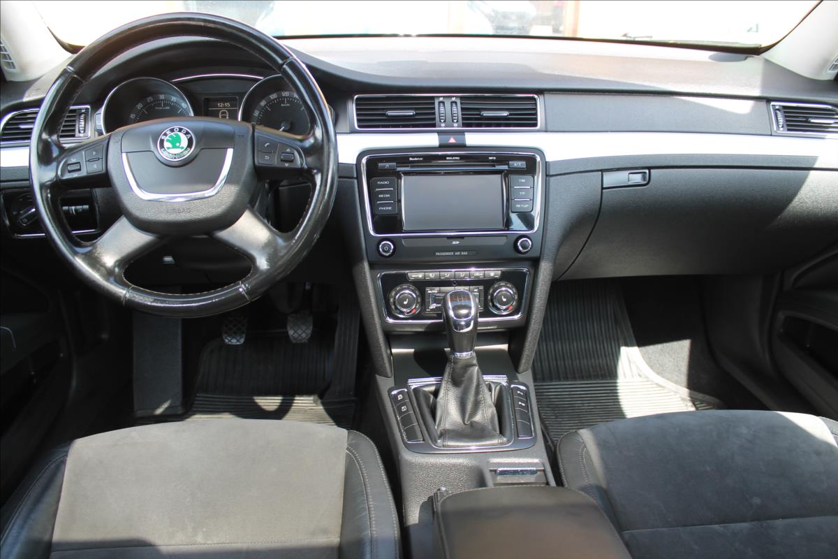 skoda-superb-2-0-tdi-125kw-elegance - 8