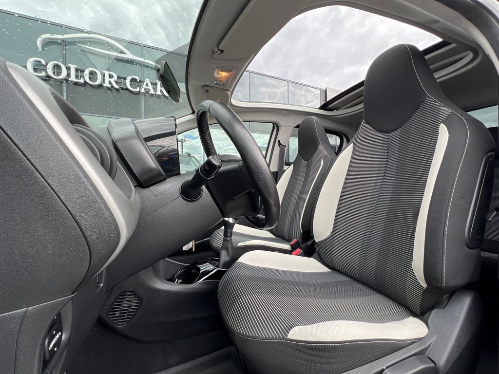 peugeot-108-1-2-60kw-servis-zaruka-kamera - 8