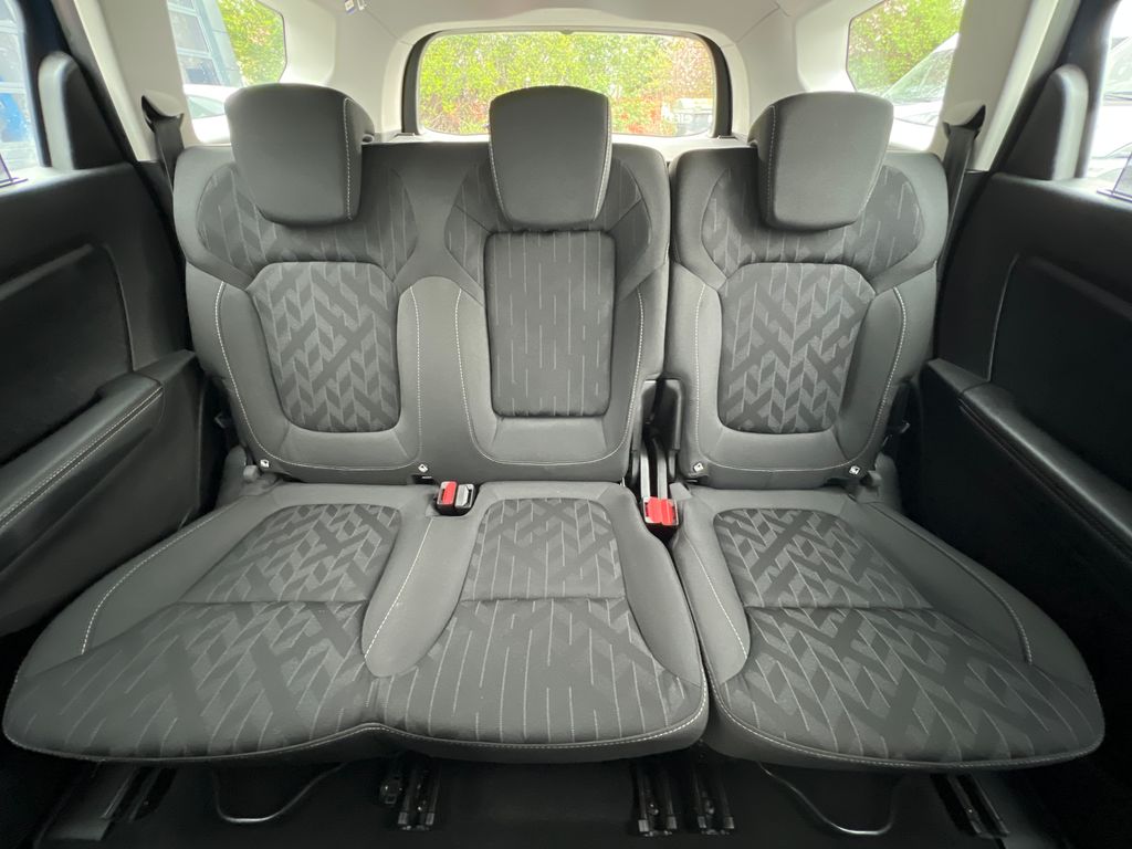 renault-grand-scenic-1-3-tce-116k-servis-zaruka - 6