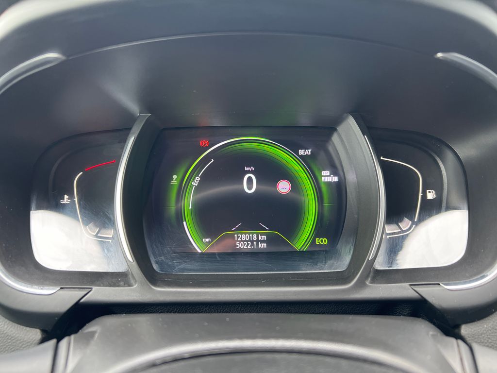 renault-grand-scenic-1-3-tce-116k-servis-zaruka - 9