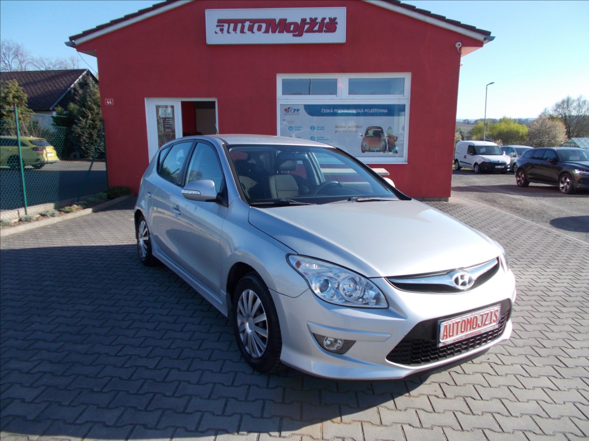 Hyundai i30 1,4 16V ČR 2.MAJITELKA od r.2014