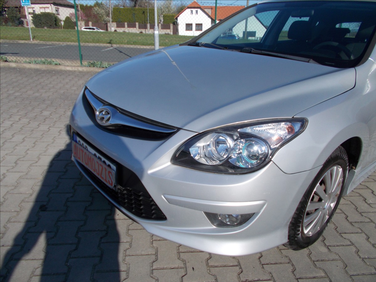 hyundai-i30-1-4-16v-cr-2-majitelka-od-r-2014 - 6