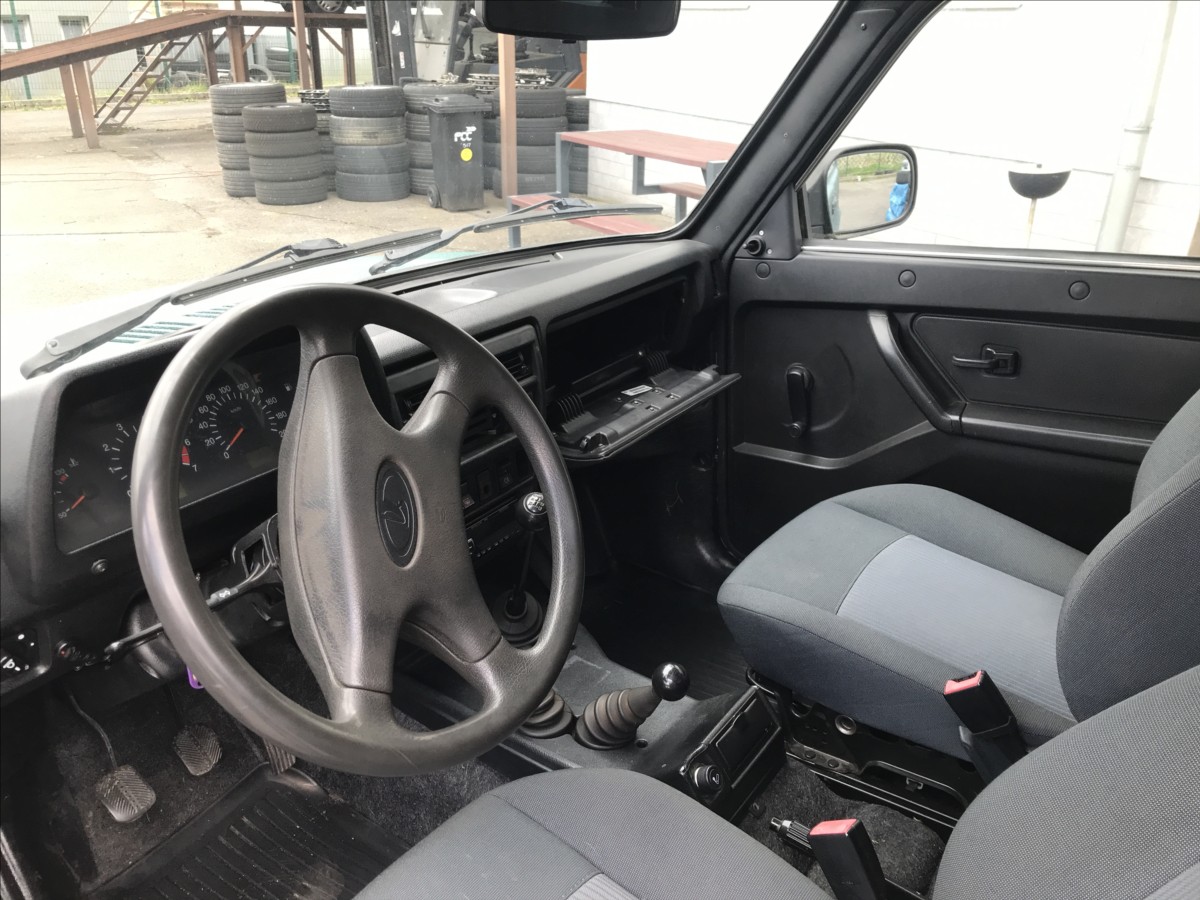 lada-niva-1-7-i-4x4 - 9