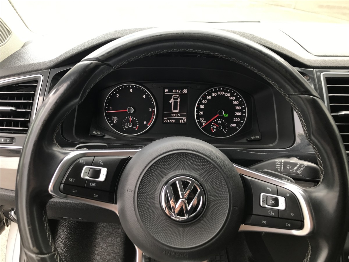 volkswagen-caravelle-2-0-tdi-110kw-dsg-8-9mist-long - 8