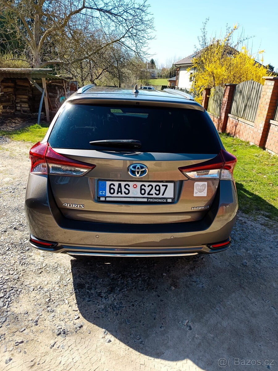 toyota-auris-1-8-ts-hybrid-executive-2018 - 6