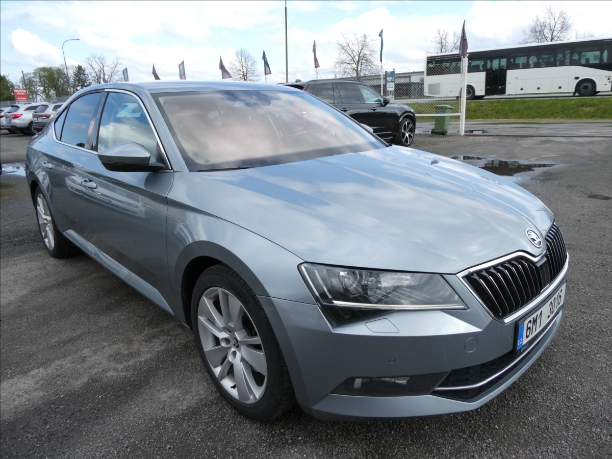 Škoda Superb 2,0 TDi STYLE DSG, 2x kola, ČR