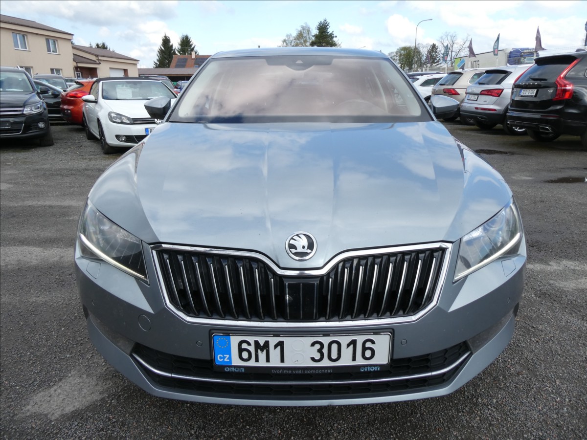skoda-superb-2-0-tdi-style-dsg-2x-kola-cr - 1
