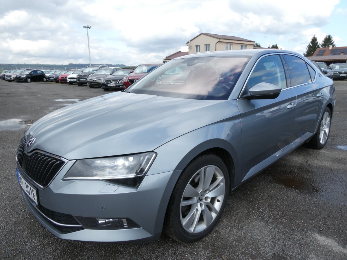skoda-superb-2-0-tdi-style-dsg-2x-kola-cr - 2